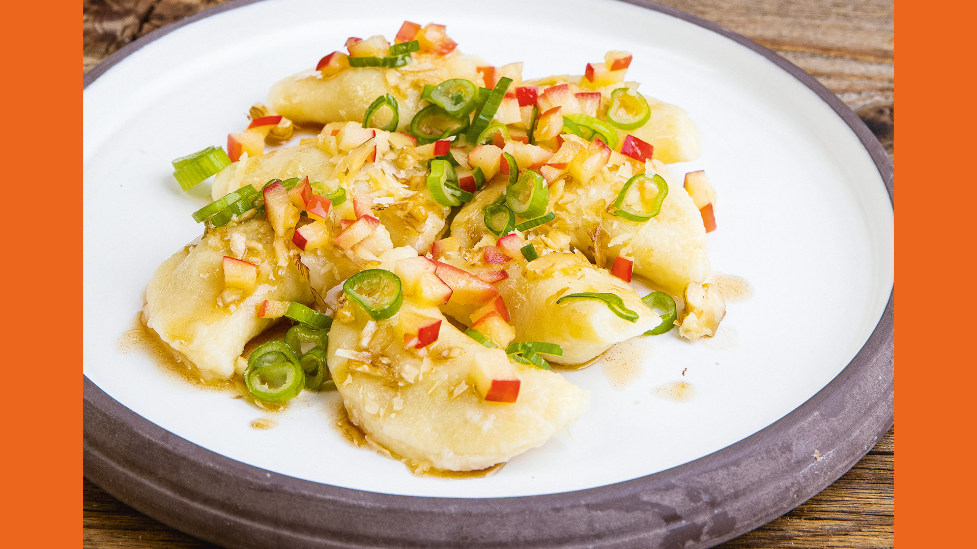 Mezzelune di patate con ripieno di mele