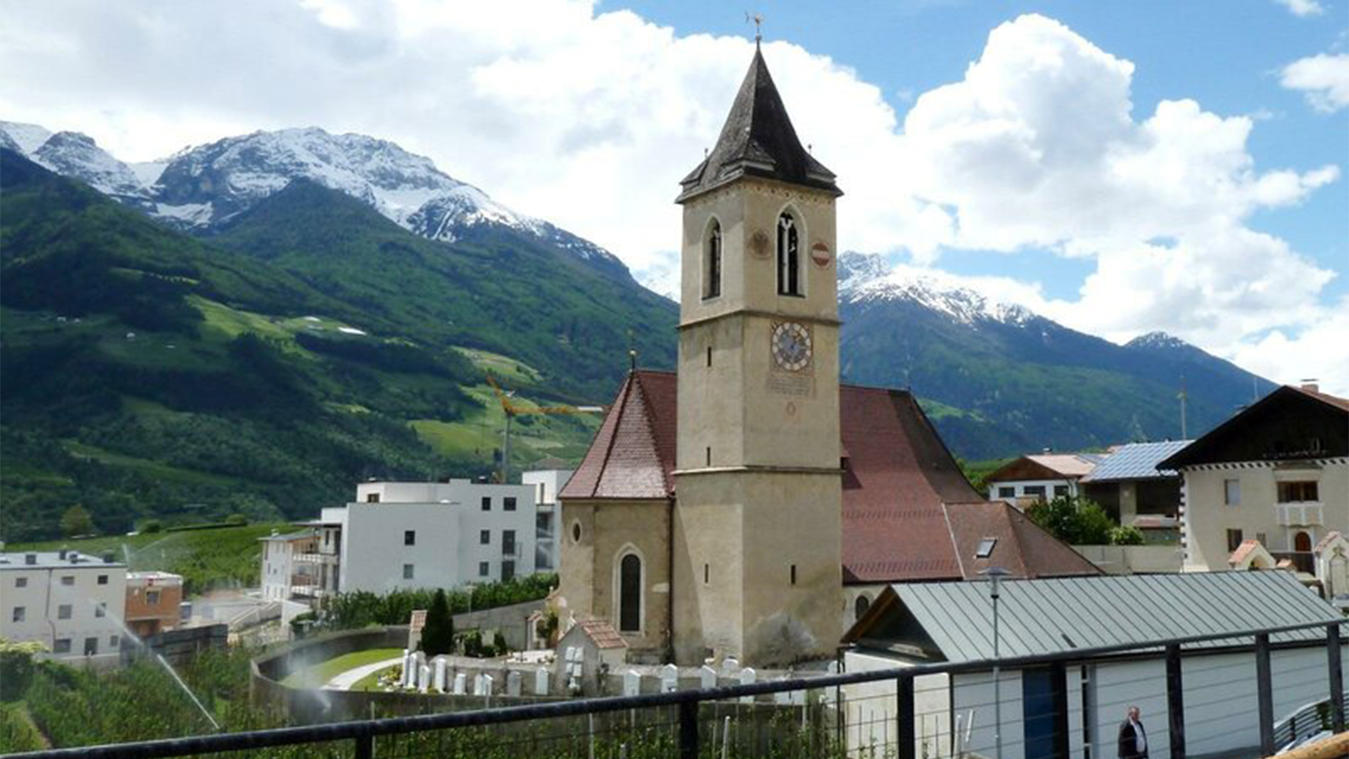 Il paese di Corces e le sue chiese