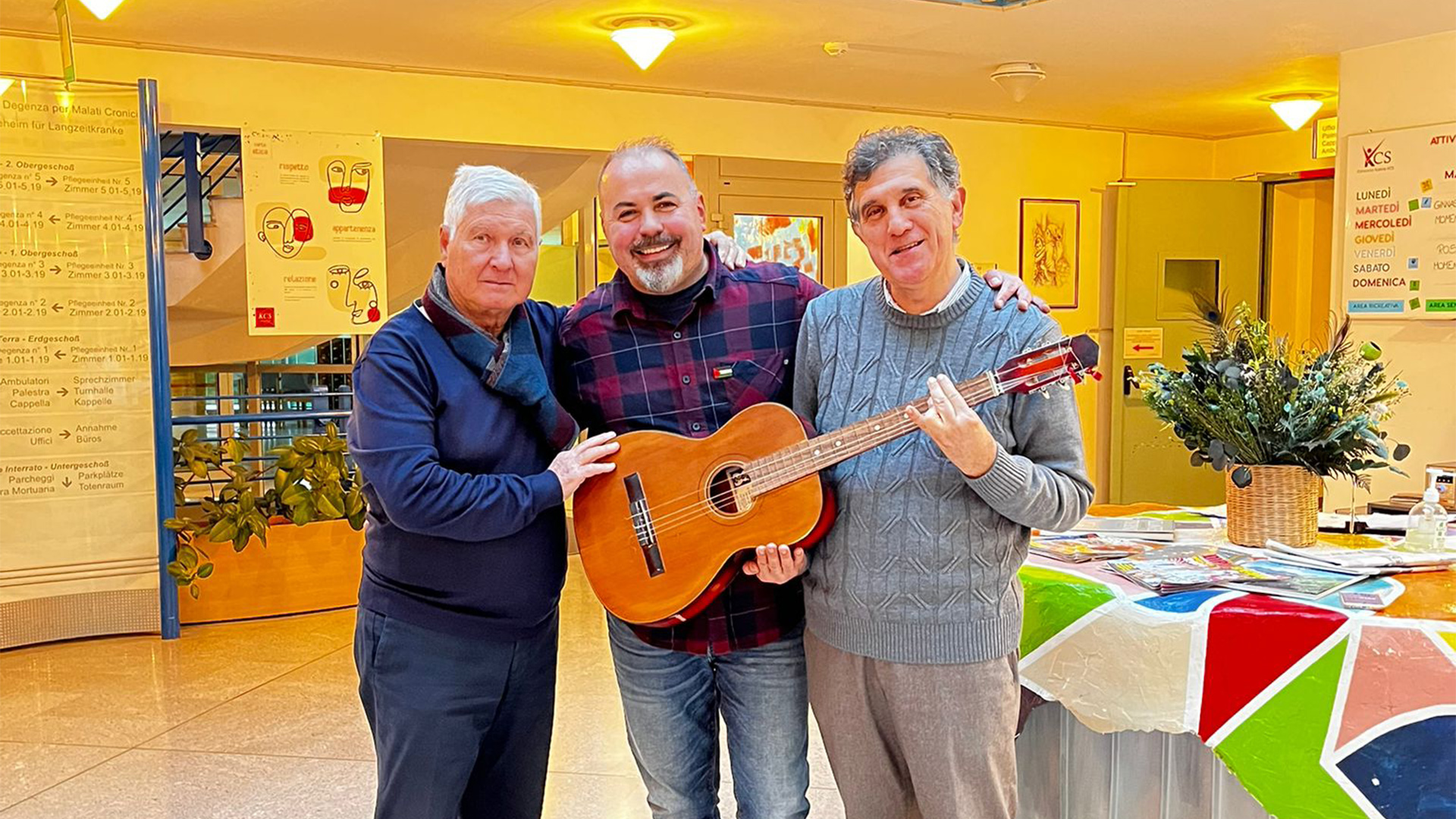 Una chitarra solidale riprende a vivere
